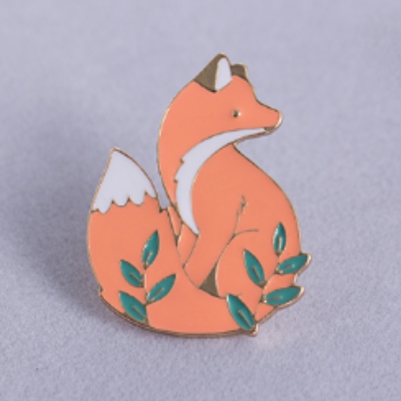 NWT Fox Pin - Picture 2 of 4